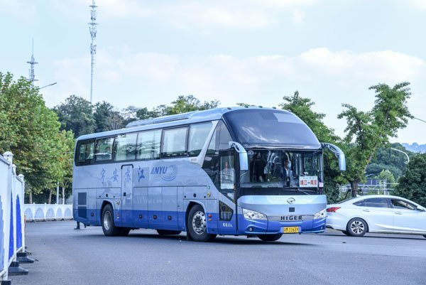 (深圳通勤車租賃)對深圳企業員工通勤的重要性 深圳通勤車租賃