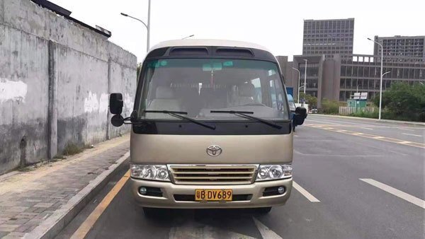 (深圳班車服務)通勤班車的優勢與不足 深圳班車服務
