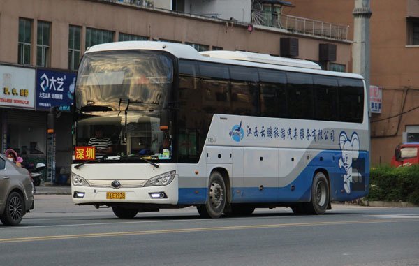 (企業班車租賃)企業班車這些好處值得你思考 企業班車租賃