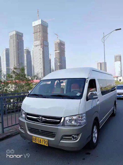 18座中巴車