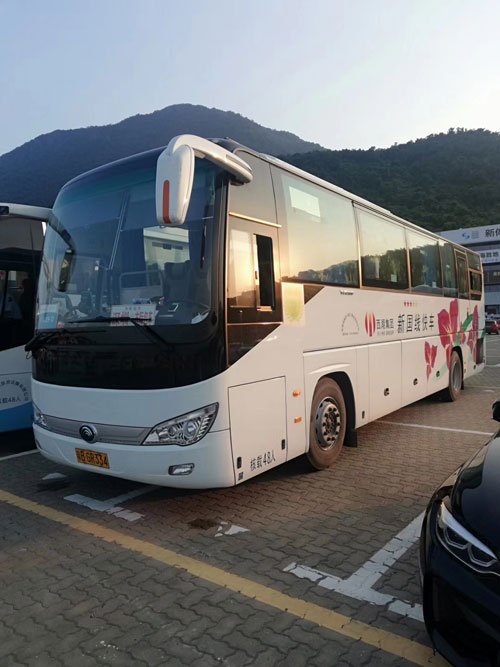 48座宇通大巴車