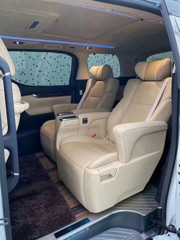 8座車內飾 8座車內飾