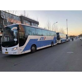 53座大巴車